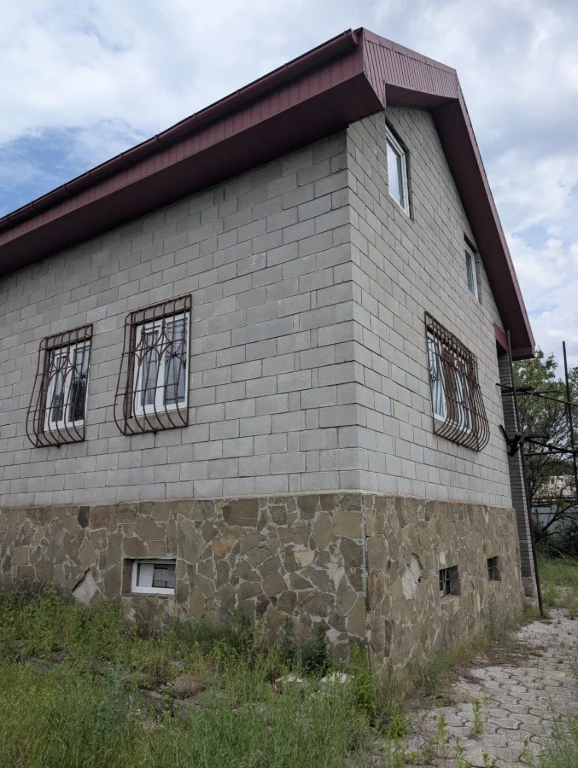 Продам дачу 10 соток в Елизаветовке. 50 м до Голубого Озера.
