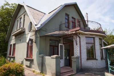 Просторий будинок 182,6 м² на ділянці 15,5 сотки + гараж від