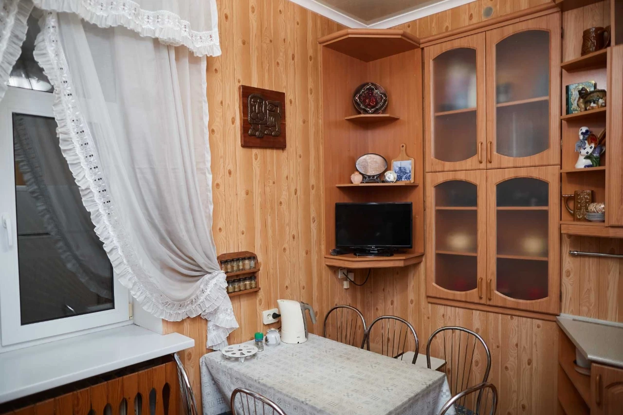 Просторий будинок 182,6 м² на ділянці 15,5 сотки + гараж від