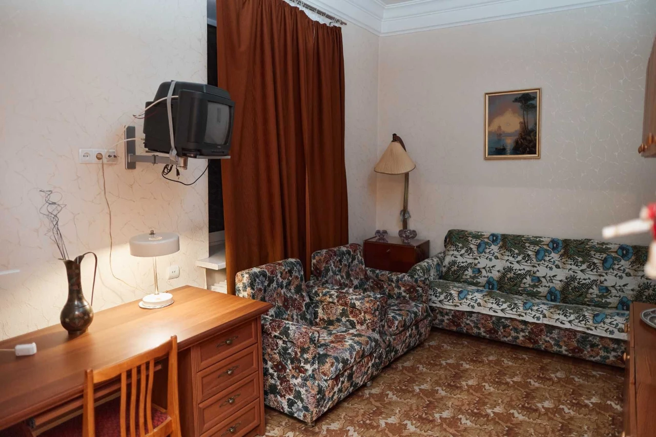 Просторий будинок 182,6 м² на ділянці 15,5 сотки + гараж від