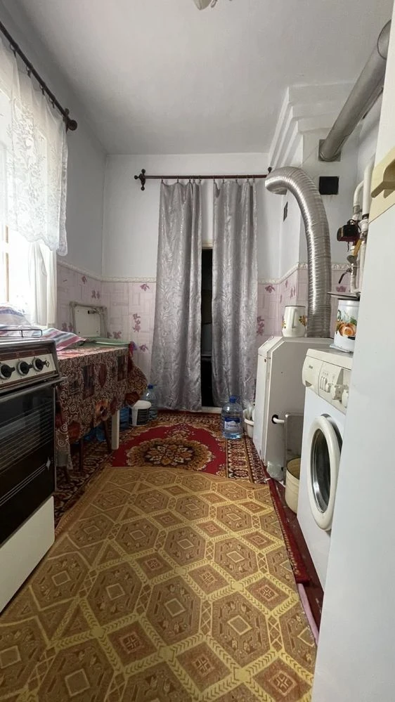 Продається будинок на Черемушках з приватизованою землею