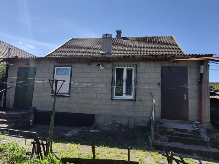 Продам великий будинок р-н України Сертифікат