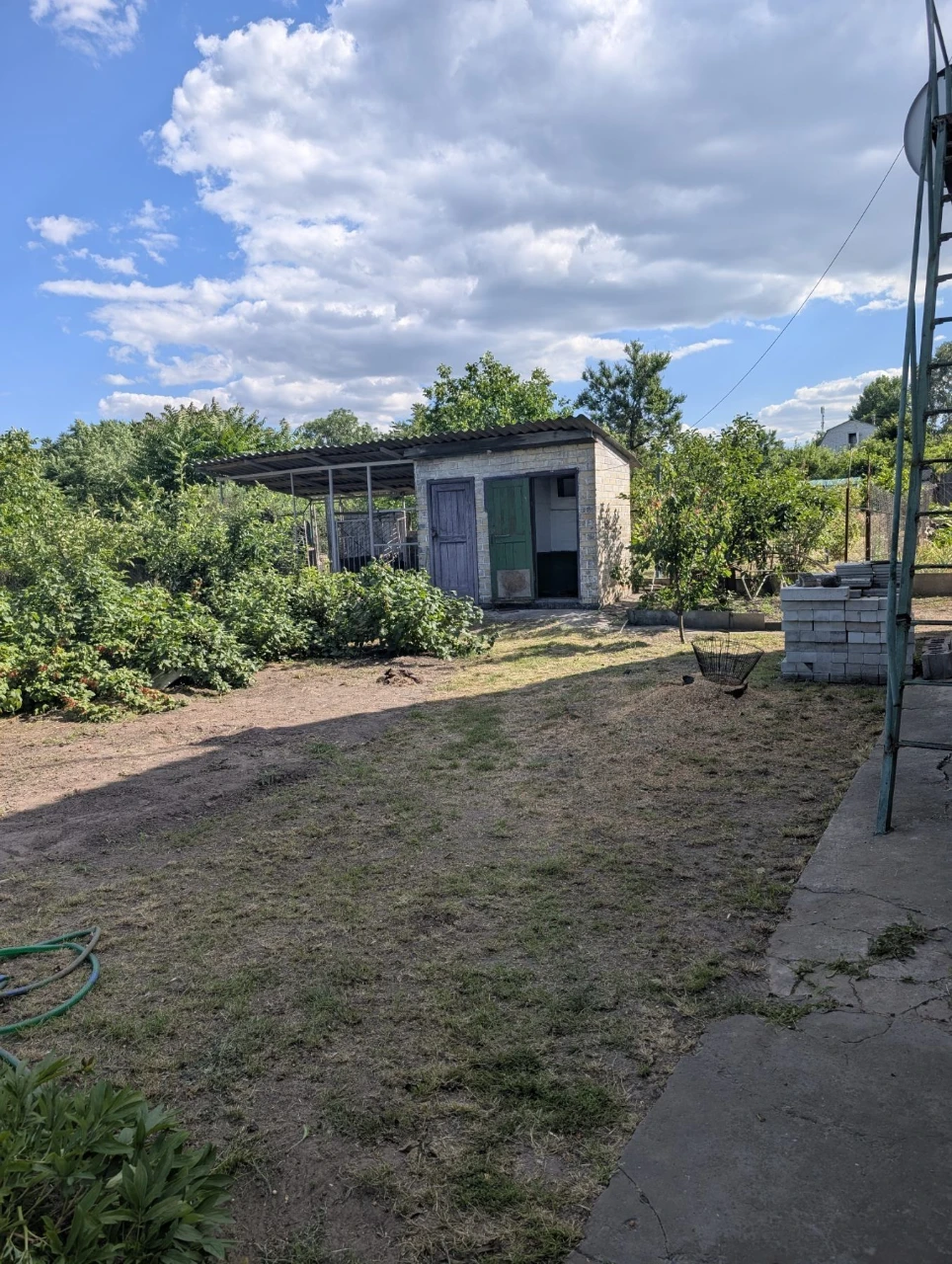 Продается просторный дом 120 м² в центре Карнауховки.