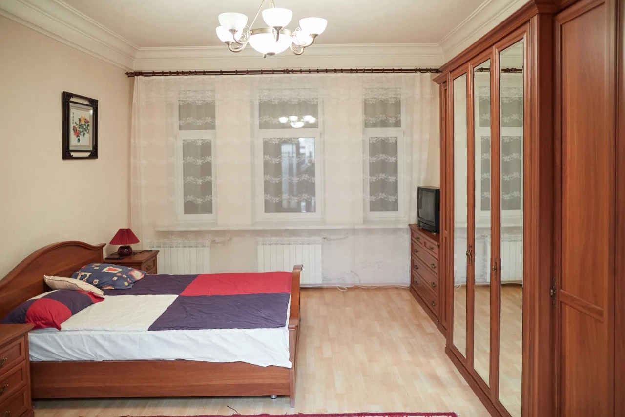 ПОТУЖНИЙ БУДИНОК 182 м² у м. Кам’янське