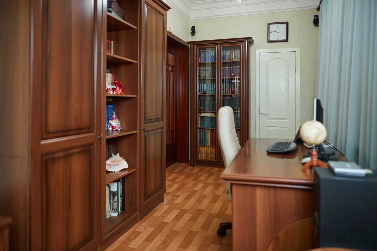 ПОТУЖНИЙ БУДИНОК 182 м² у м. Кам’янське