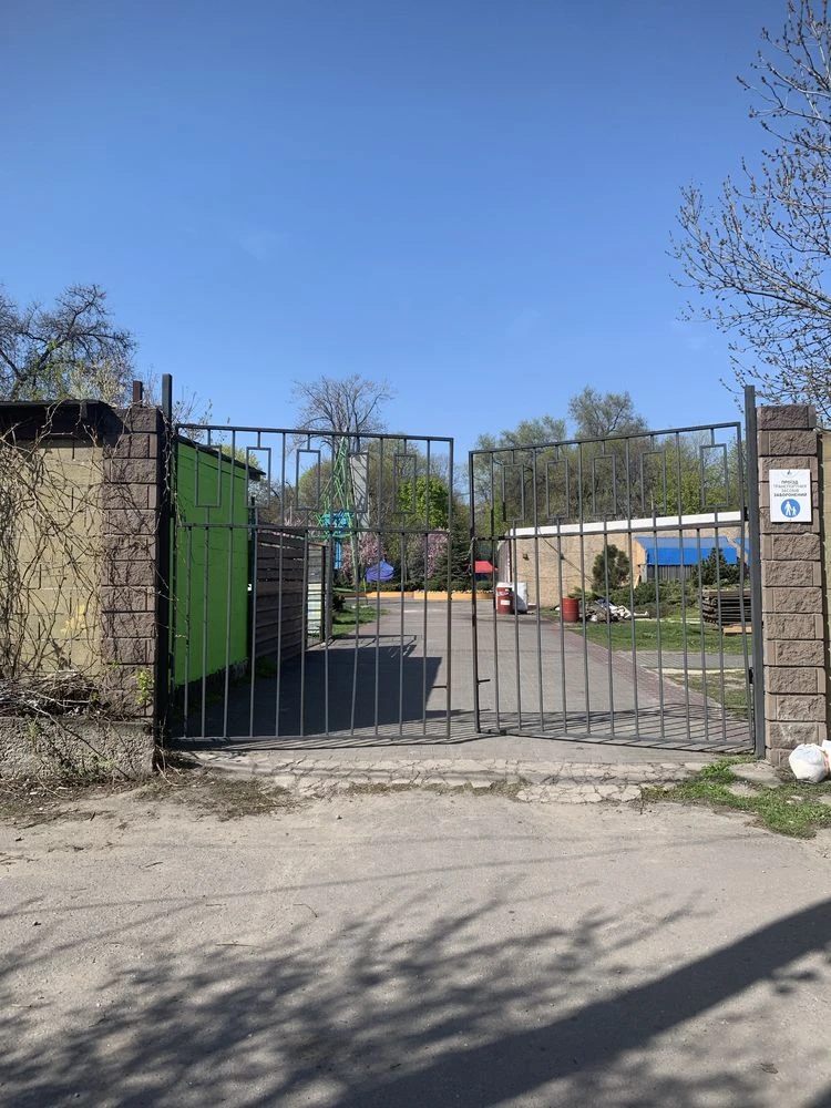 Дом с общим двором