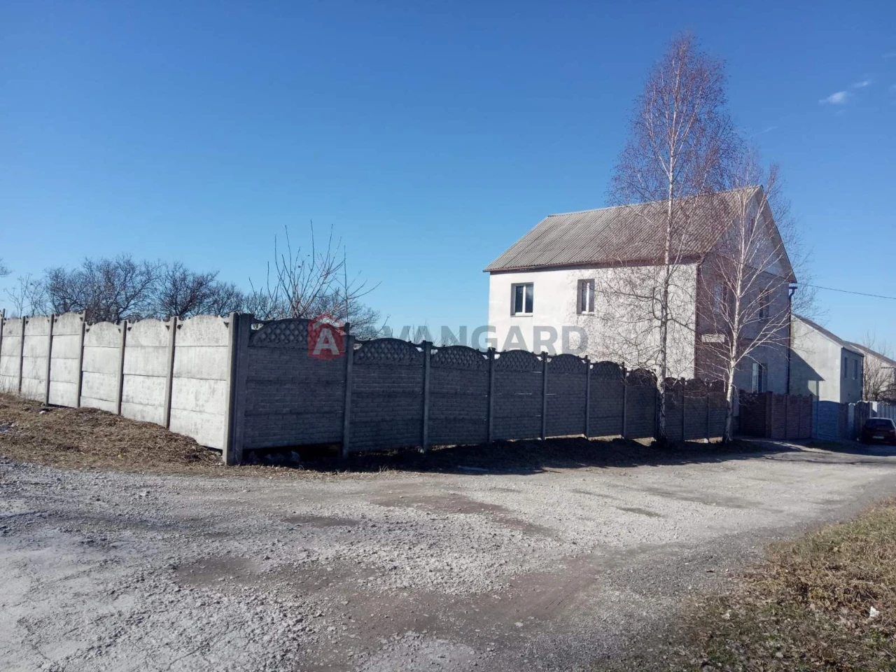 Продам двоповерховий будинок без внутрішніх робіт