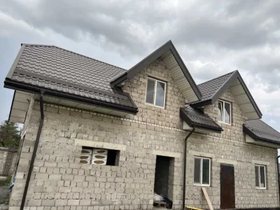 Будинок біля озера