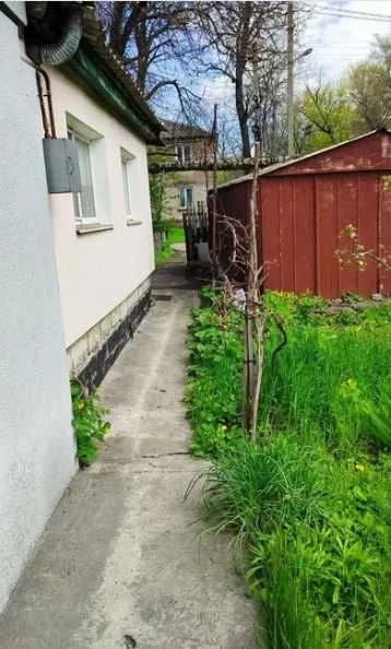 Продам часть дома со своим двором и ГАРАЖОМ