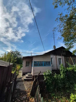 Продам часть дома со своим двором и ГАРАЖОМ
