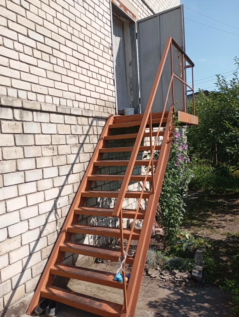 Продам классную дачу 3 этажа +гараж Чайка / Ремонтник  с.о.З