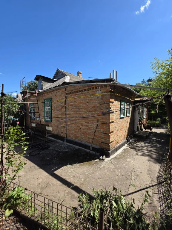 Продам большой дом с гаражом