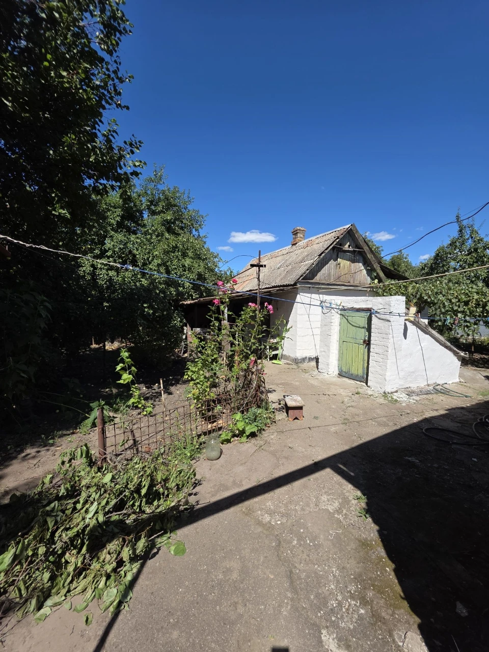 Продається великий будинок з гаражем