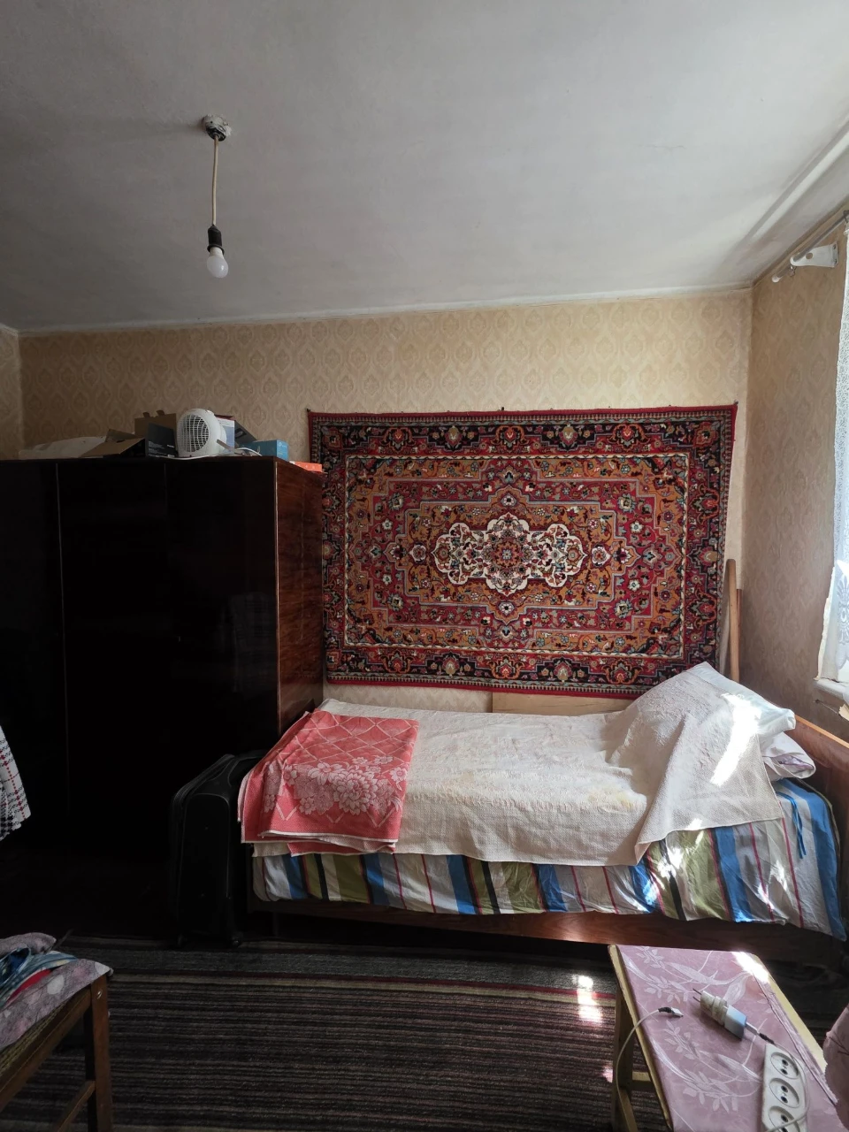 Продається великий будинок з гаражем