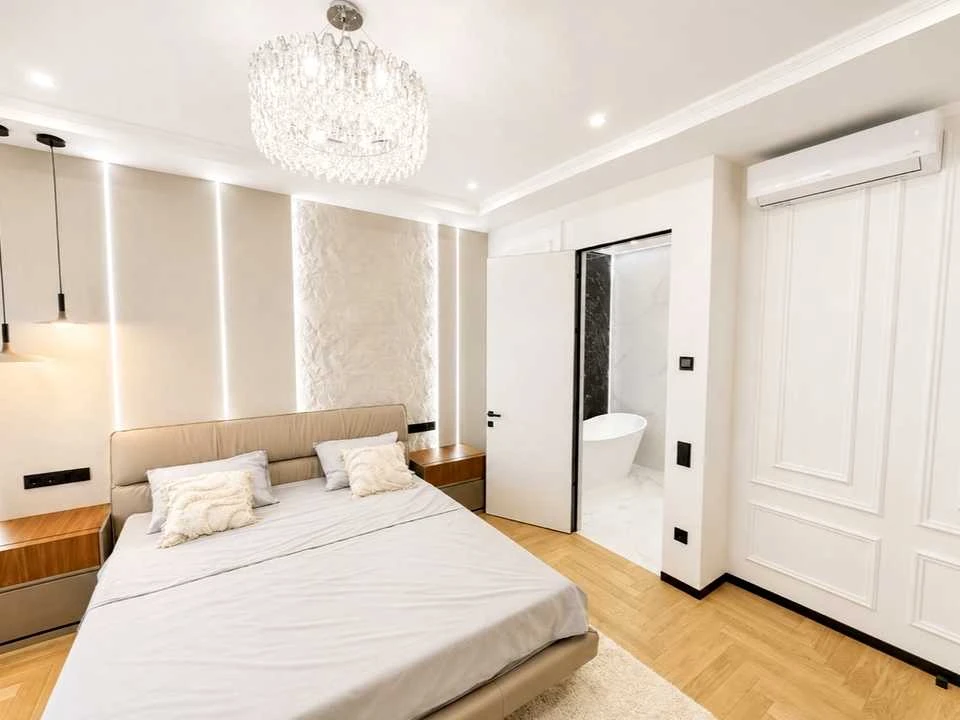 Apartment. Kyiv, John Paul II St. (Patrice Lumumba)