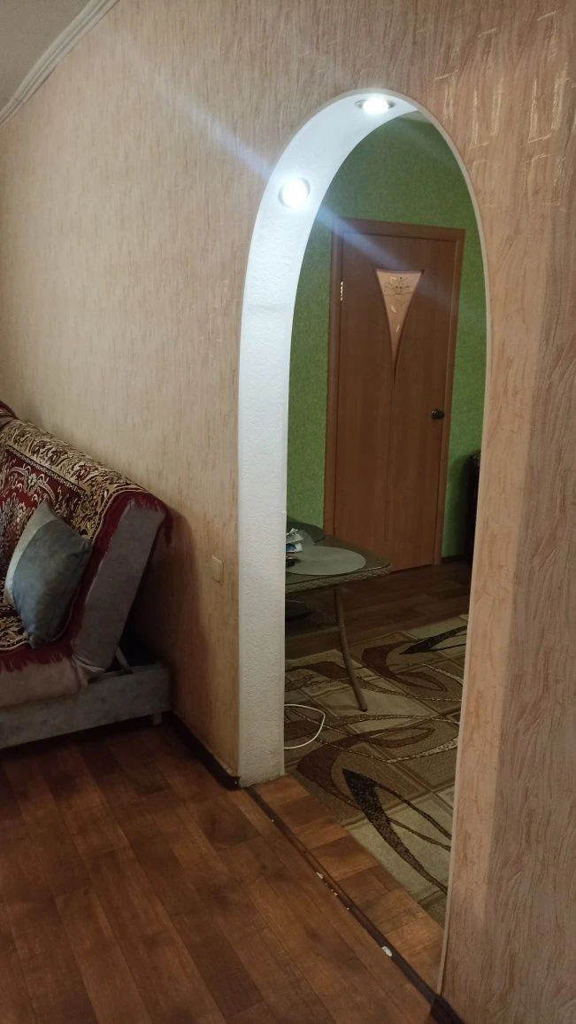 Продаж будинку з меблями та технікой. Тернівський р-н.