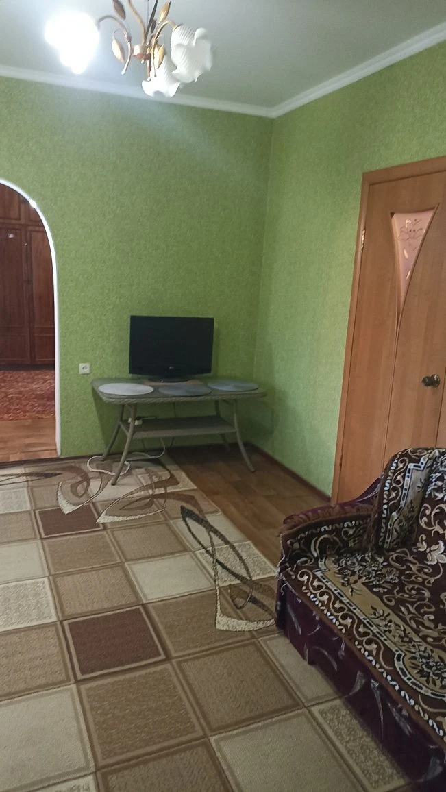 Продаж будинку з меблями та технікой. Тернівський р-н.