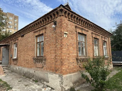 Топ , Дом на [ Черняховского .Героїв Полку Азов ] ул Тамансь
