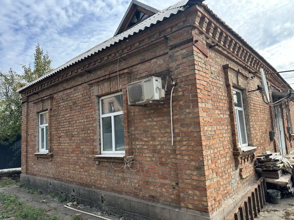 Топ , Дом на [ Черняховского .Героїв Полку Азов ] ул Тамансь