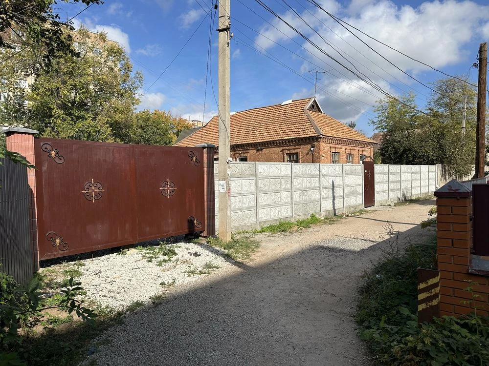 Топ , Дом на [ Черняховского .Героїв Полку Азов ] ул Тамансь