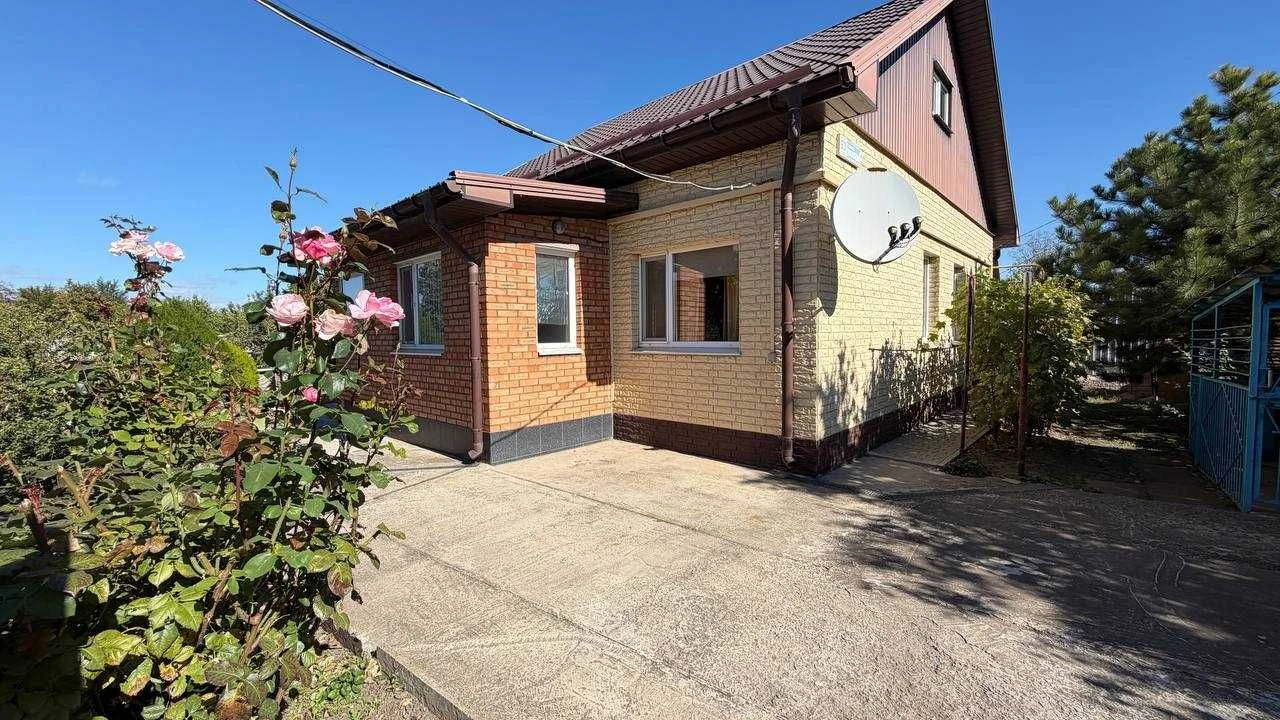 Продаж доглянутого будинку на Довгинцево, ділянка 10 соток