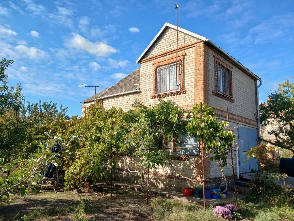 Luxury cottage with a garage, up to 10 km from Zarechnoye