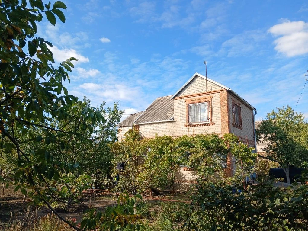 Luxury cottage with a garage, up to 10 km from Zarechnoye