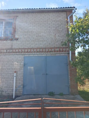 Luxury cottage with a garage, up to 10 km from Zarechnoye