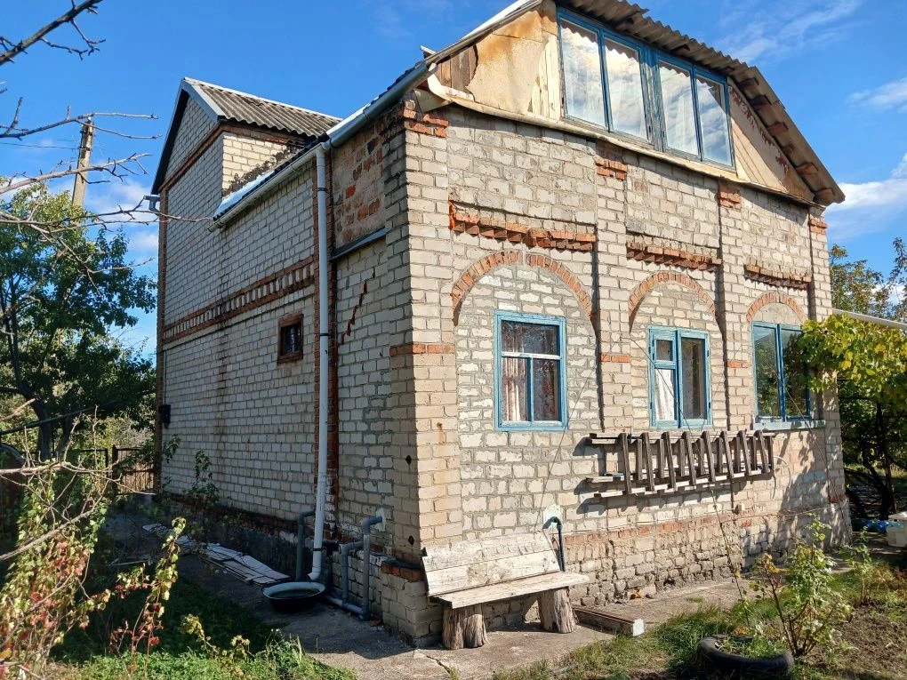 Luxury cottage with a garage, up to 10 km from Zarechnoye