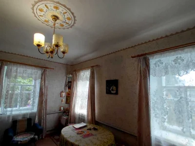 House. Kryvyi Rih, Karnavatyska St.