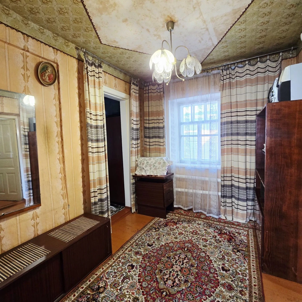 House in the center of Druzhba on Veradsky Street