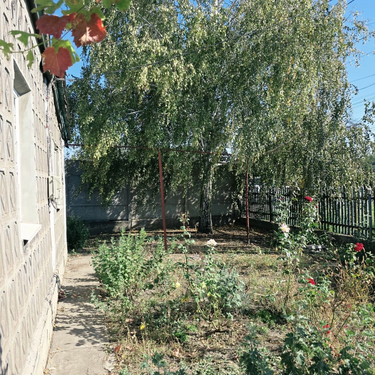 House in the center of Druzhba on Veradsky Street