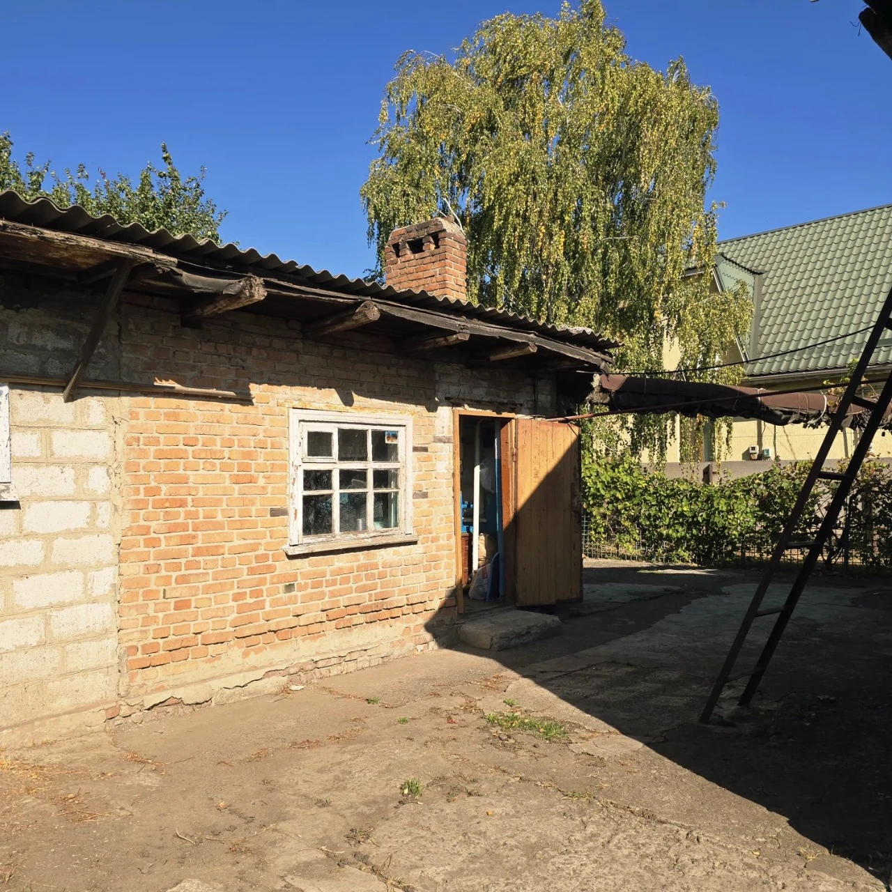 House in the center of Druzhba on Veradsky Street