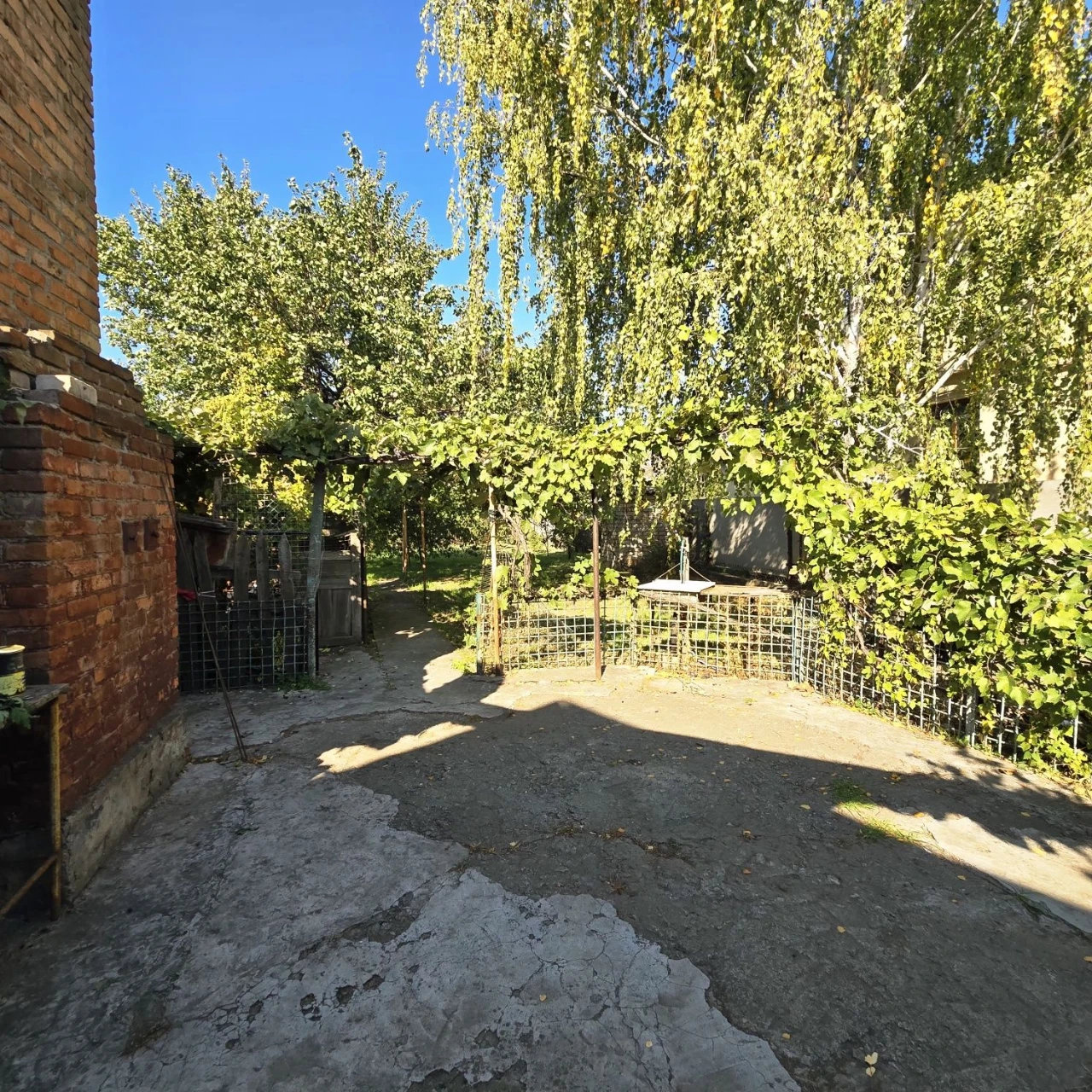 House in the center of Druzhba on Veradsky Street