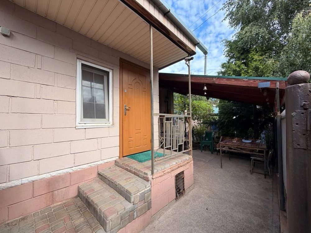 Sale of a 3-bedroom house in the Central-City district