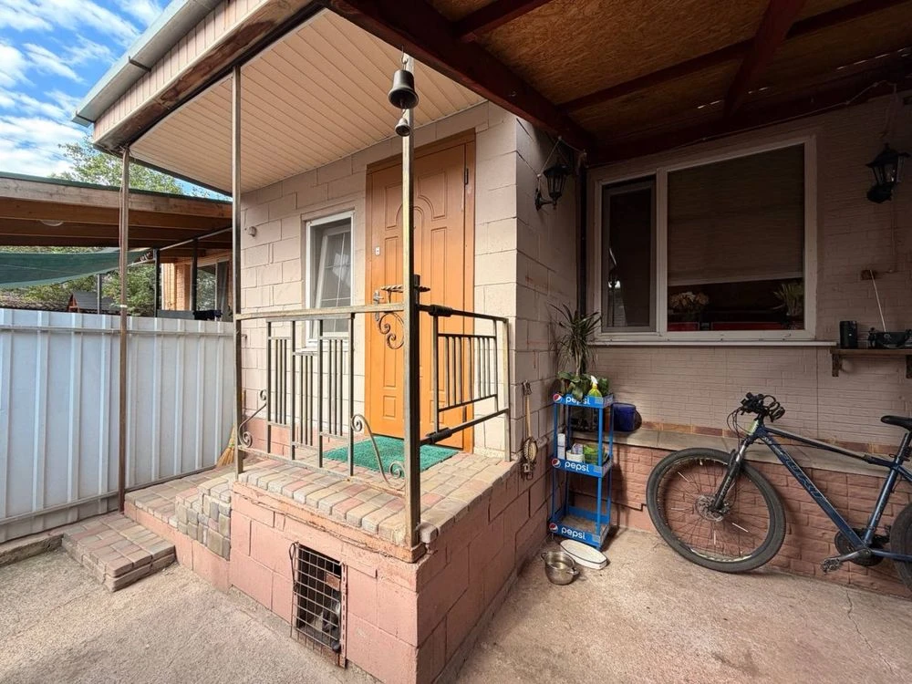 Sale of a 3-bedroom house in the Central-City district