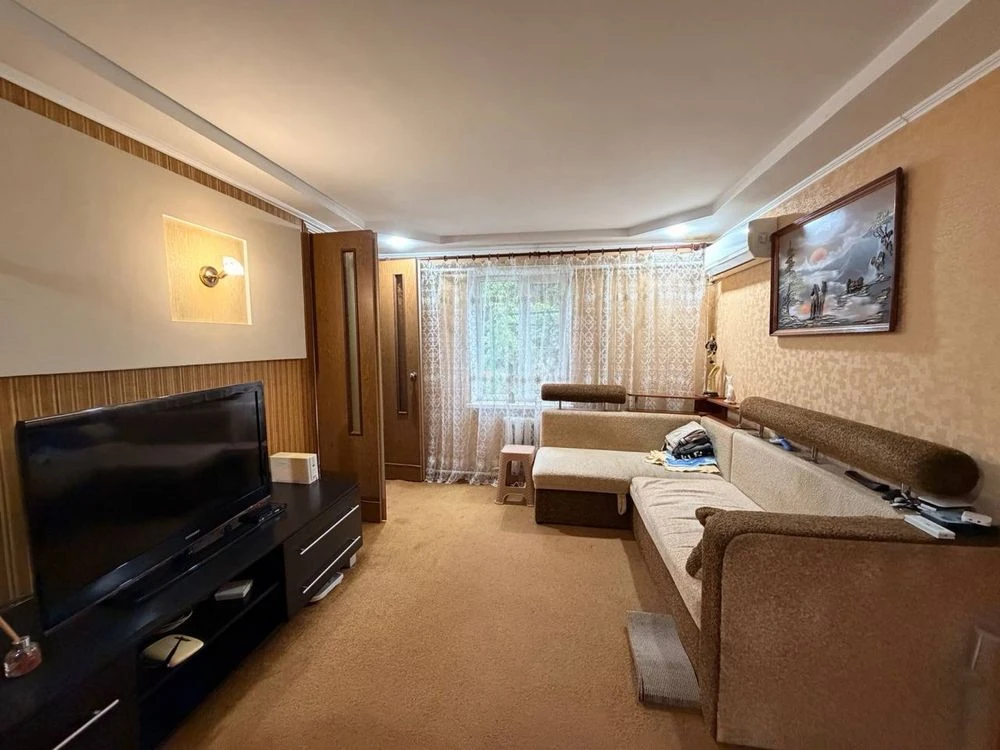 Sale of a 3-bedroom house in the Central-City district