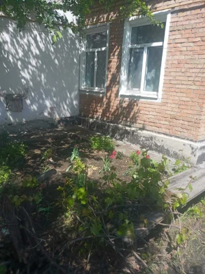 House with land, Pikhotynska Street 59