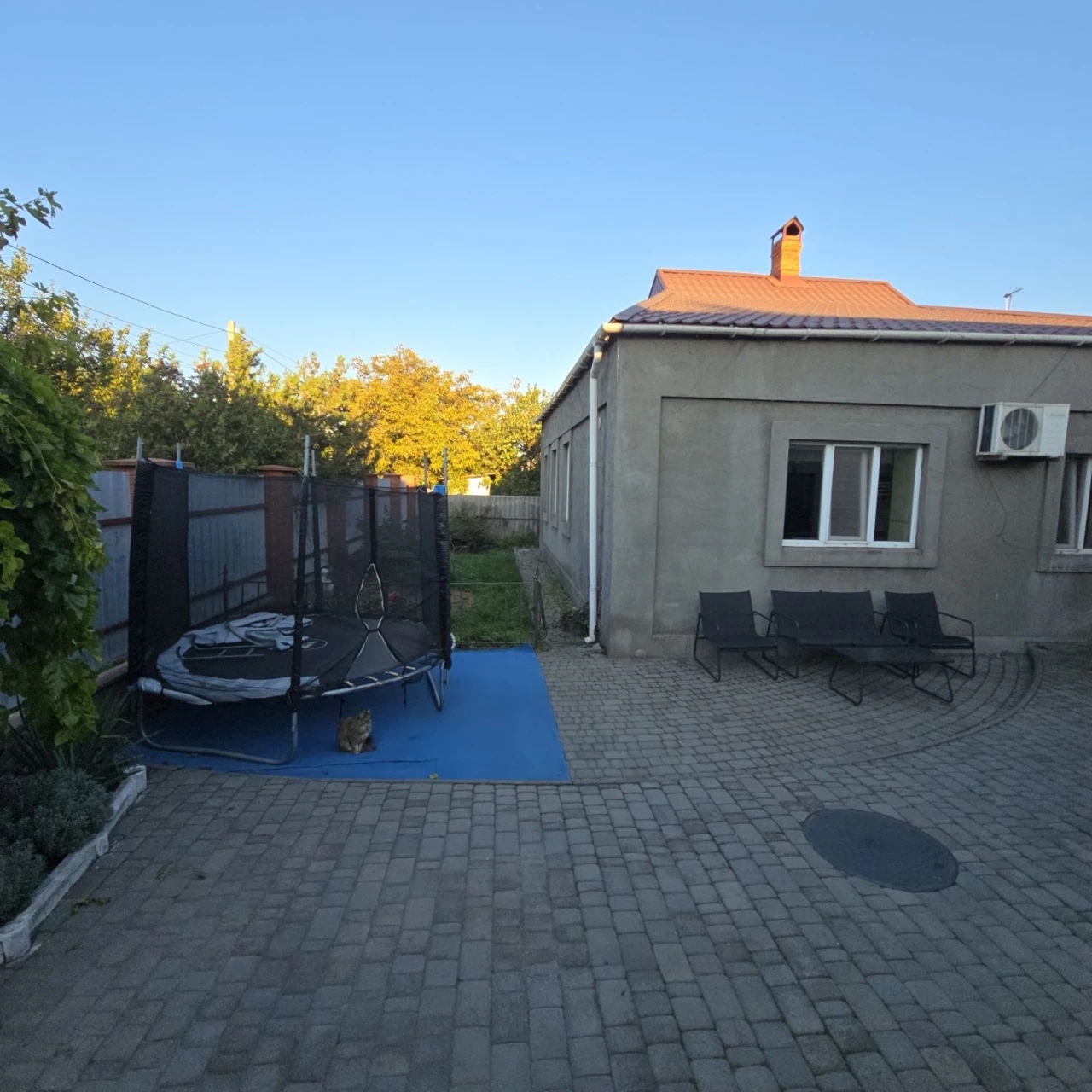 Затишний будинок для життя на Довгинцево, вул. Ірини Вільде