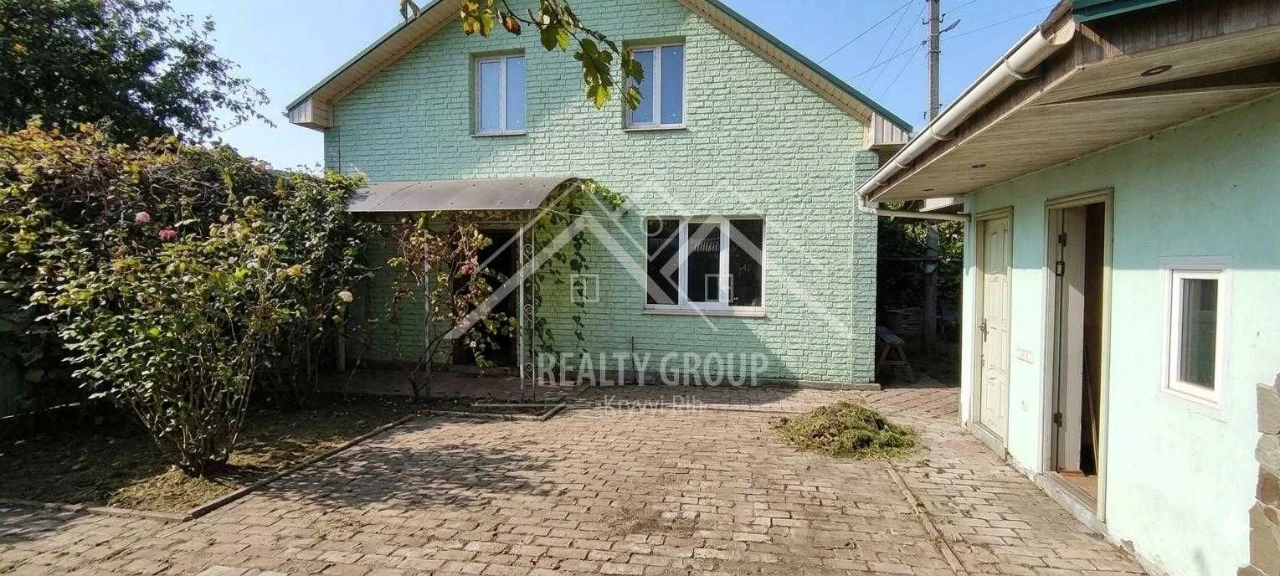 Продаж будинку в центрі міста, вул. Черняховського