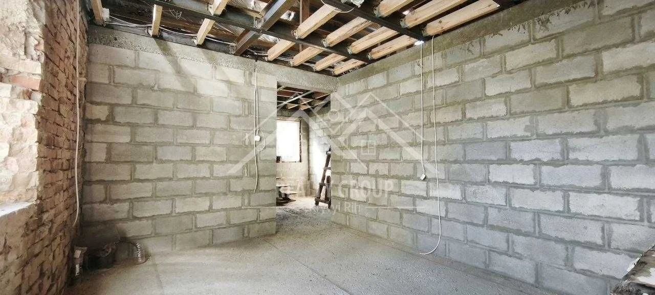 Продаж будинку в центрі міста, вул. Черняховського