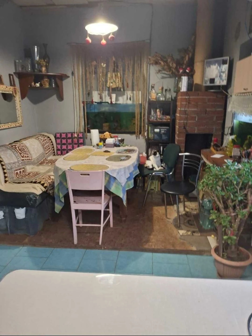For sale, cozy house. Possible with certificate.