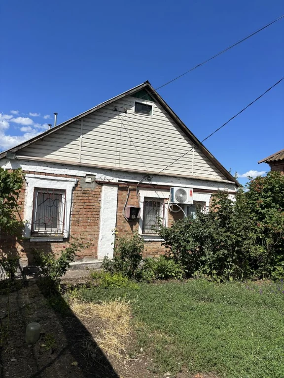 For Sale: House with a 10-Acre Plot in Metelopolysk