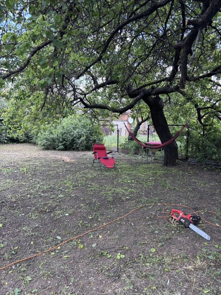 For Sale: House with a 10-Acre Plot in Metelopolysk