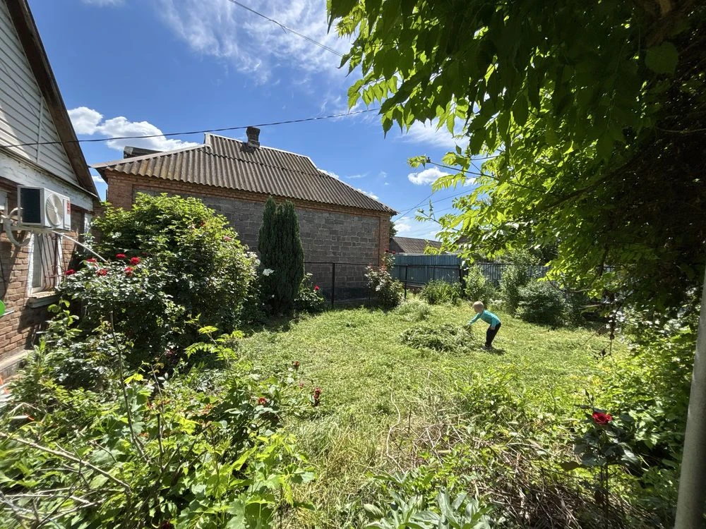 For Sale: House with a 10-Acre Plot in Metelopolysk