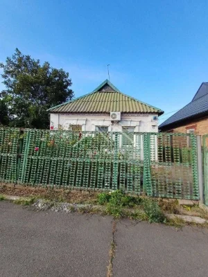 Продаж будинку вул. Прорізна (Мопр) 2 великі окремі кімнати.