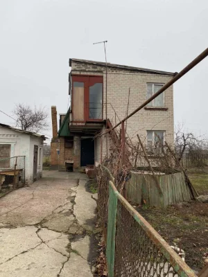 Продаж затишного будинку в СМТ Радущне