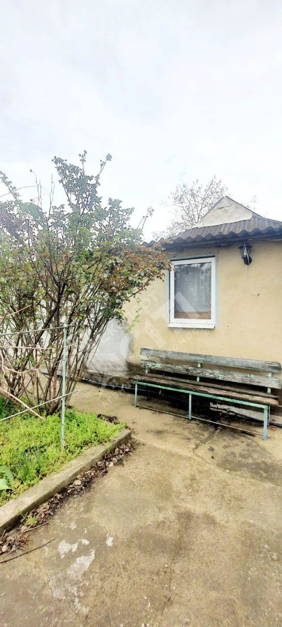 House with furniture and appliances. For sale