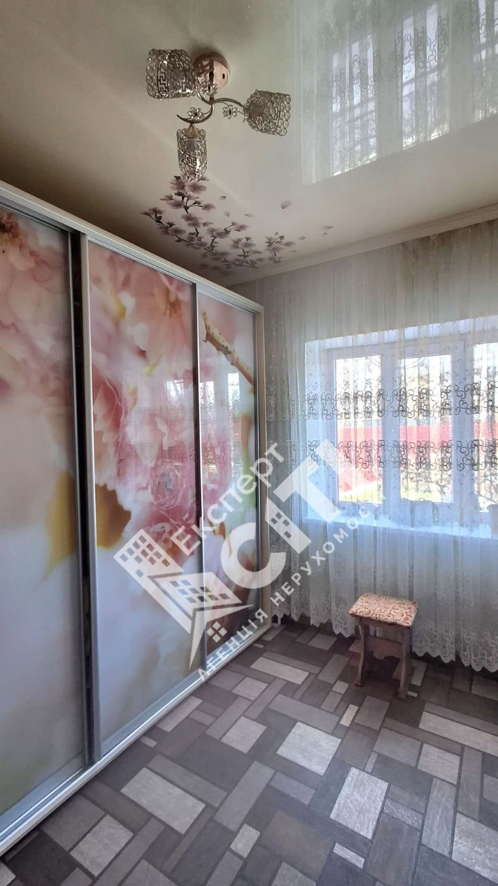 House with furniture and appliances. For sale