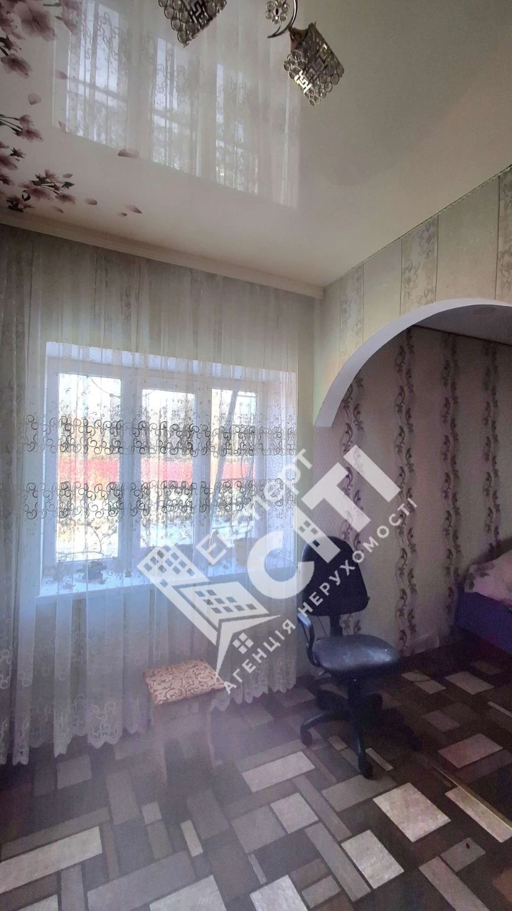 House with furniture and appliances. For sale